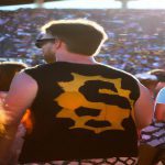 Jak się ubrać na koncert na stadionie?